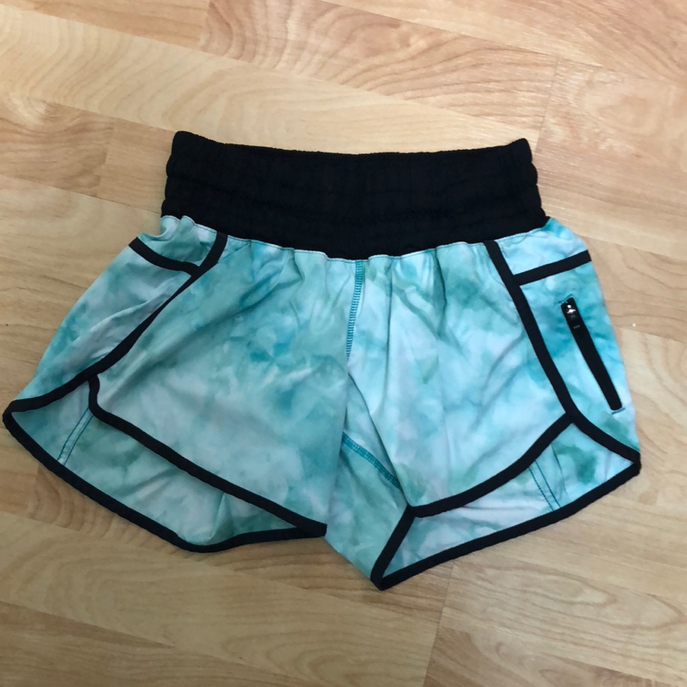 Lululemon tracker shorts